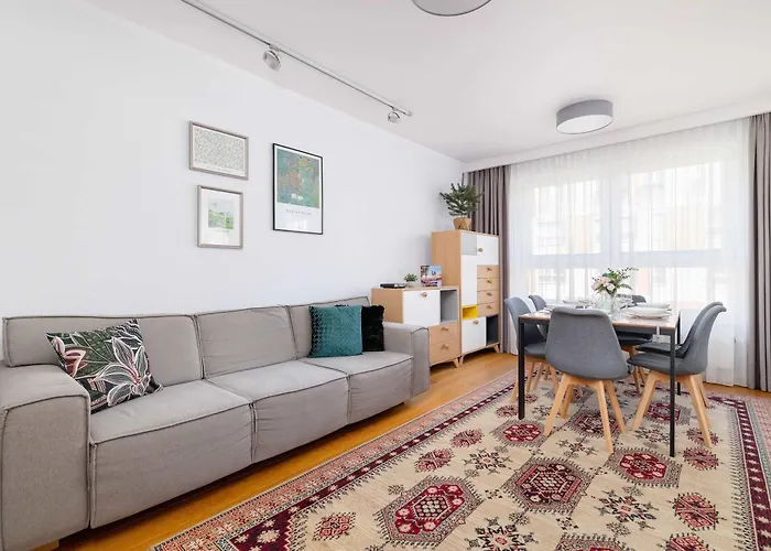 Przytulny I Przestronny W Krakowie Z Parkingiem Biurkiem I 2 Balkonami By Noclegi Renters